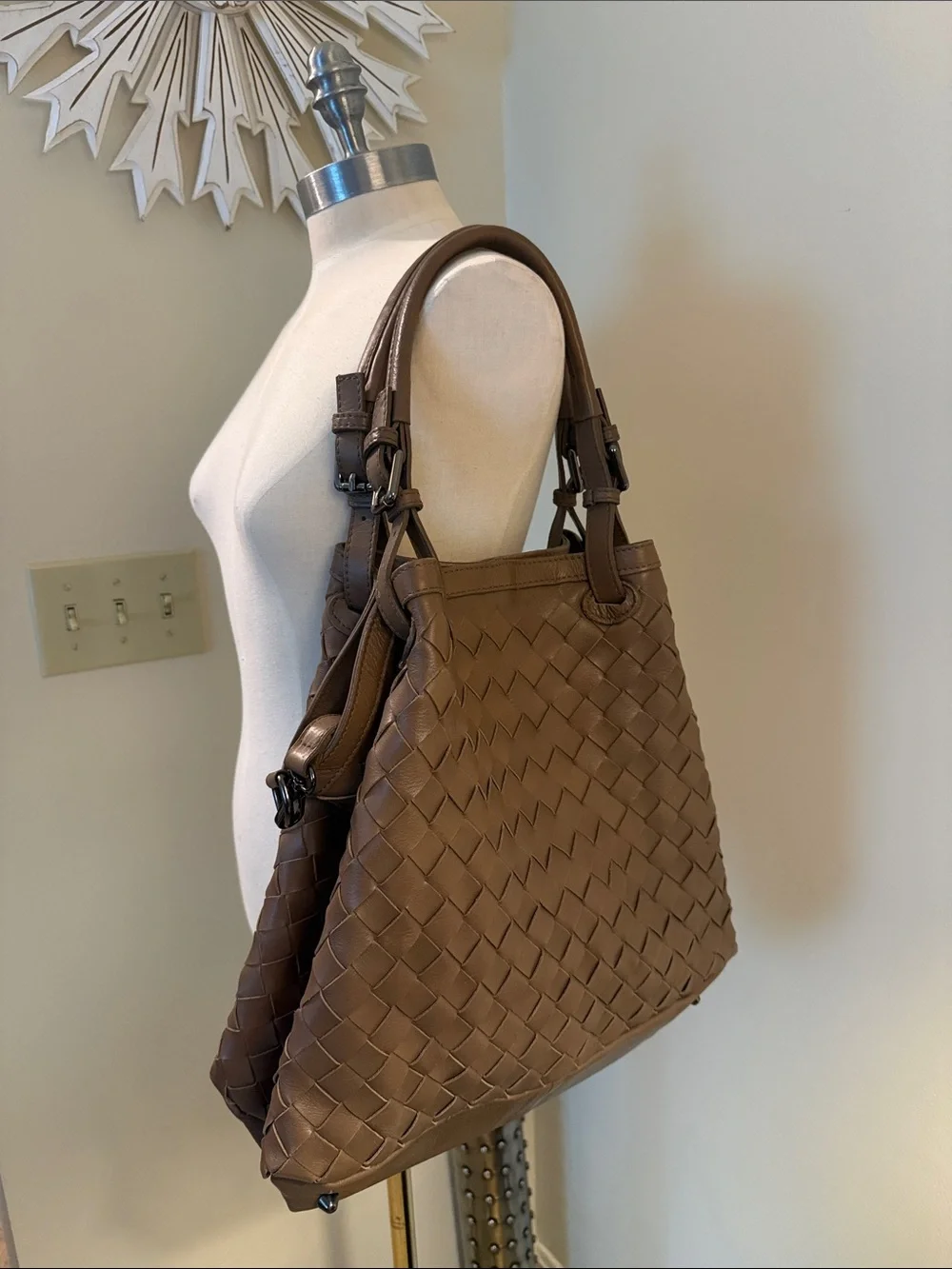 Laura Di Maggio Woven Shoulder Leather Tote Bag in Chestnut Brown